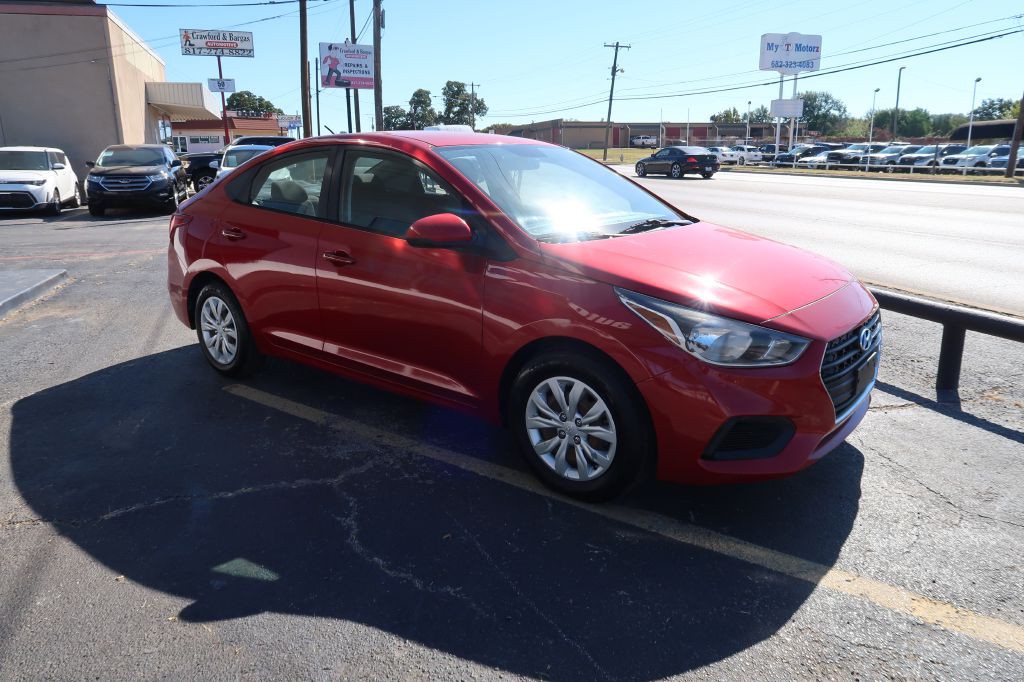 2018 Hyundai Accent Image 2