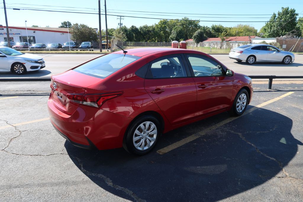 2018 Hyundai Accent Image 3