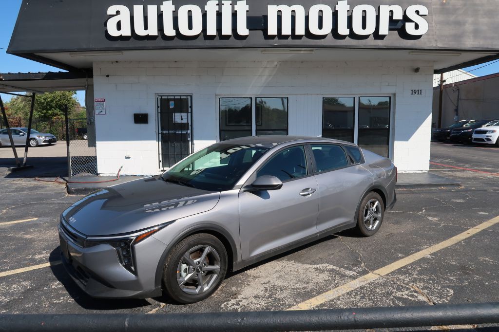2025 Kia K4 Image 1