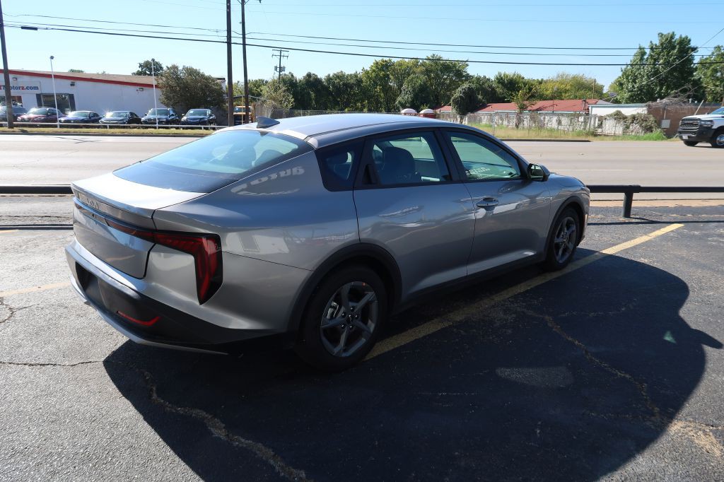 2025 Kia K4 Image 3