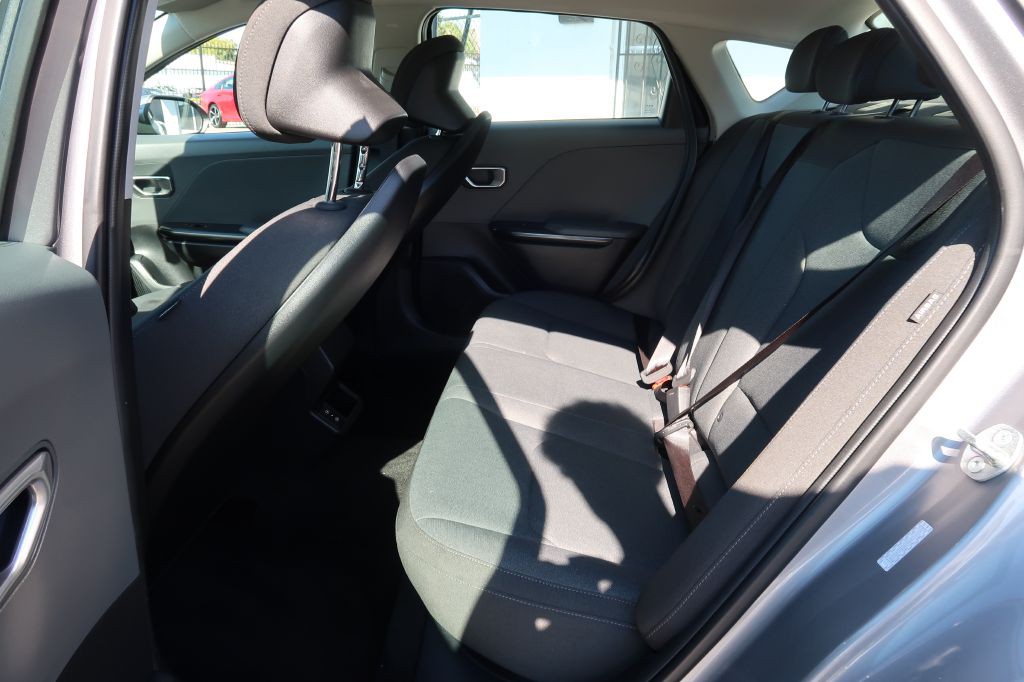 2025 Kia K4 Image 8