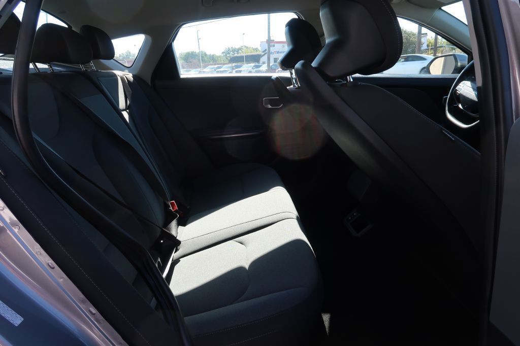 2025 Kia K4 Image 9