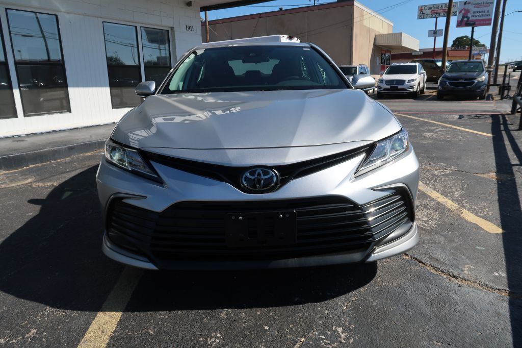 2023 Toyota Camry Image 2