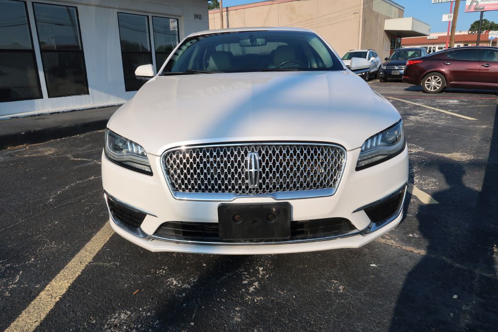 2017 Lincoln MKZ Image 2