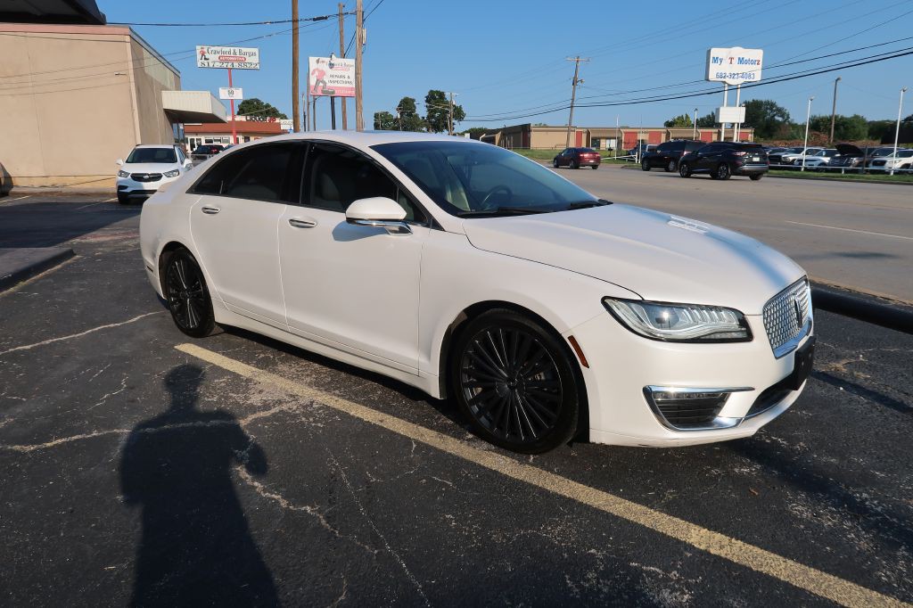 2017 Lincoln MKZ Image 3
