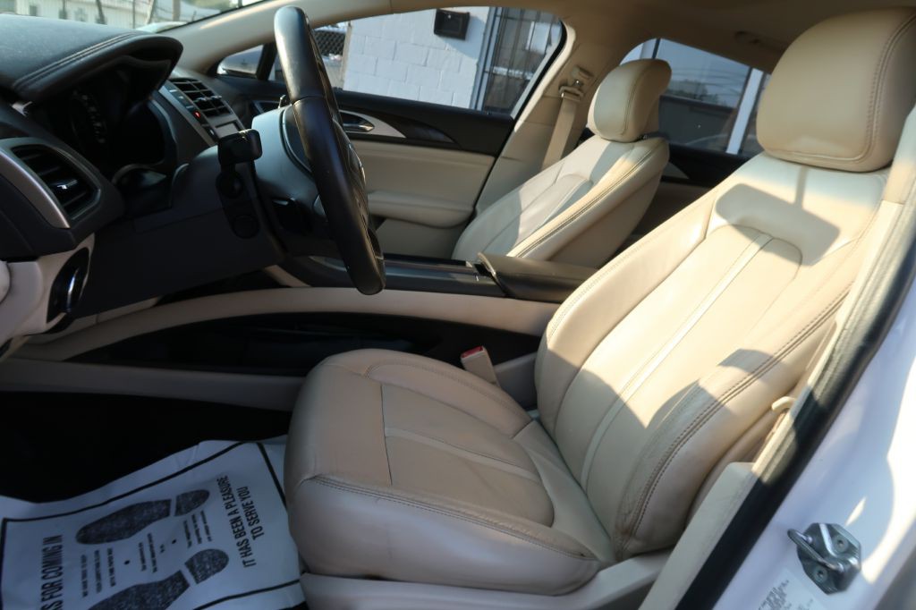 2017 Lincoln MKZ Image 6