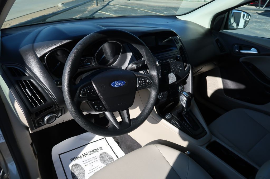 2015 Ford Focus Image 6