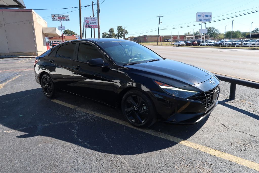 2022 Hyundai Elantra Image 3