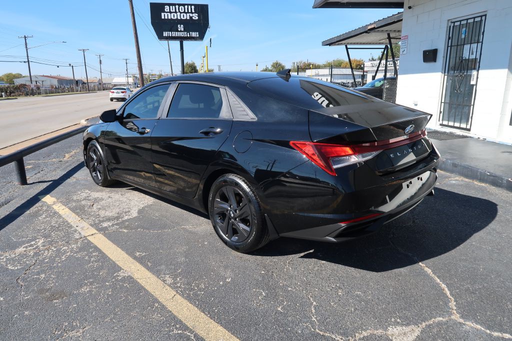 2022 Hyundai Elantra Image 5