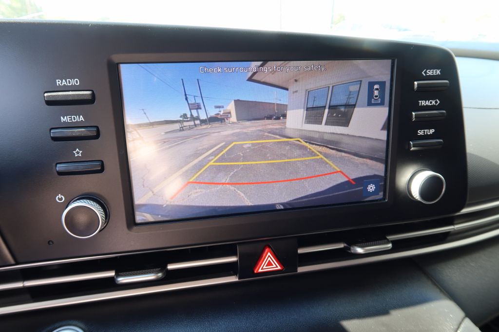 2022 Hyundai Elantra Image 14