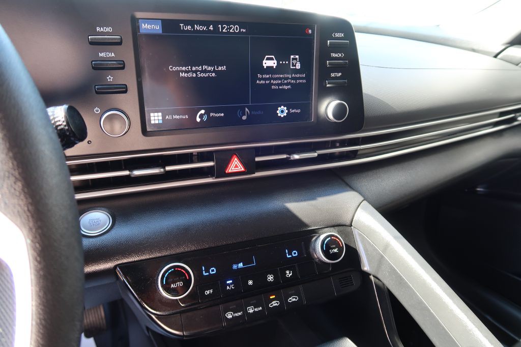 2022 Hyundai Elantra Image 15