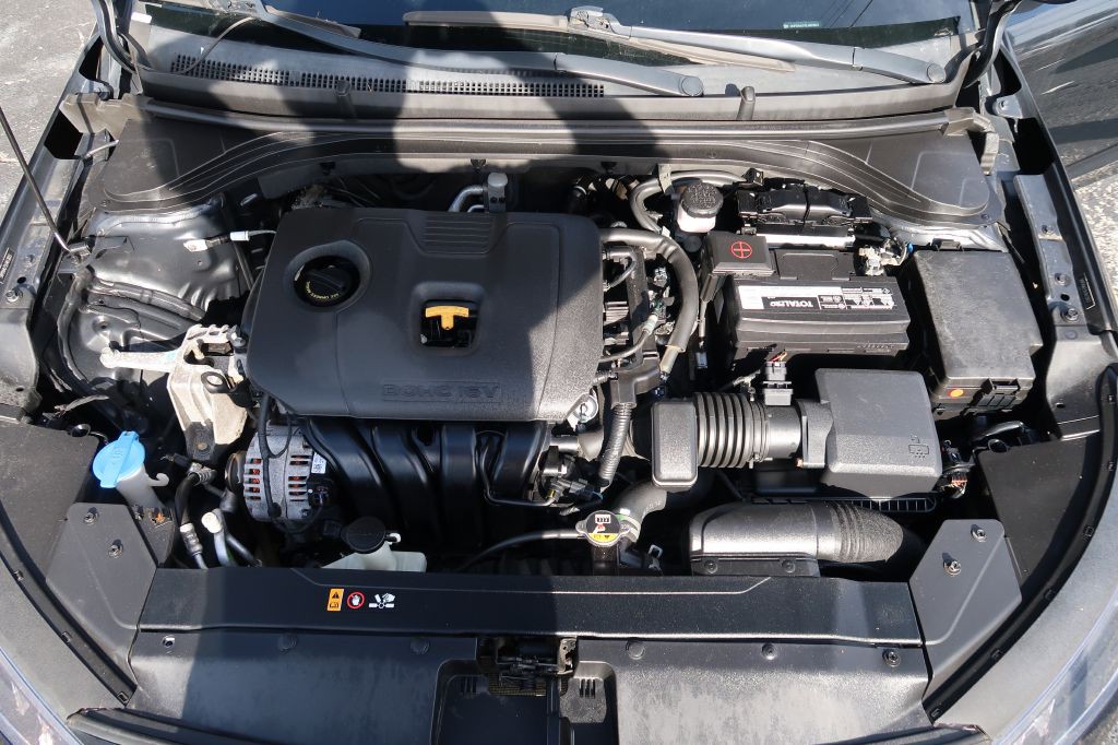 2020 Hyundai Elantra Image 12