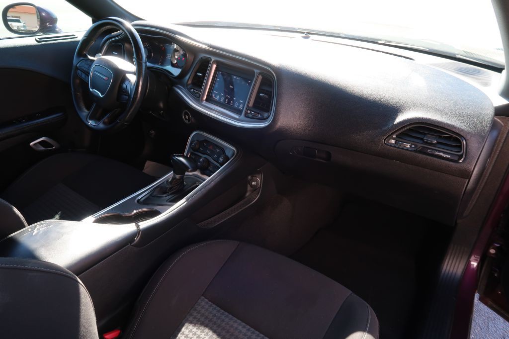 2021 Dodge Challenger Image 9