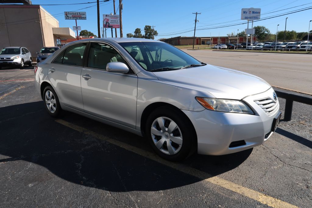 2009 Toyota Camry Image 2