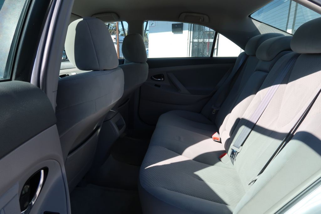 2009 Toyota Camry Image 8