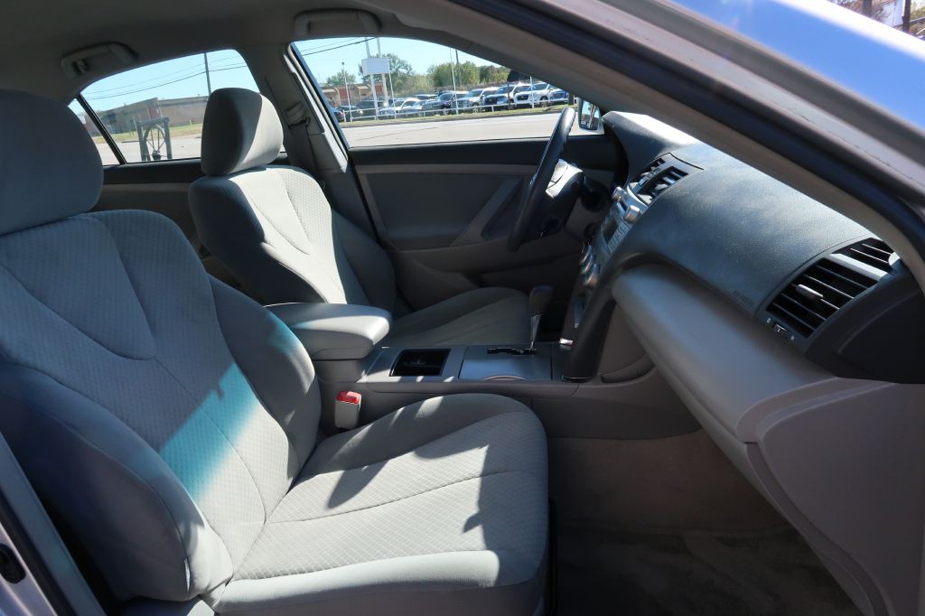 2009 Toyota Camry Image 10
