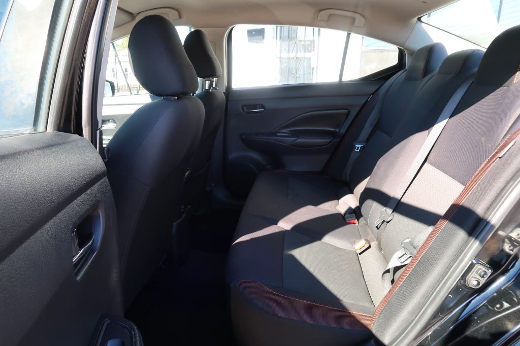 2020 Nissan Versa Image 7