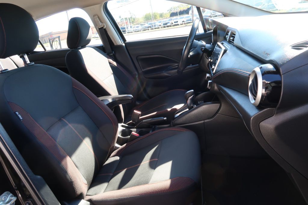 2020 Nissan Versa Image 9