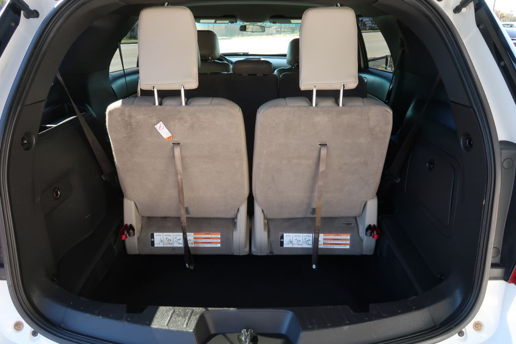 2013 Ford Explorer Image 12