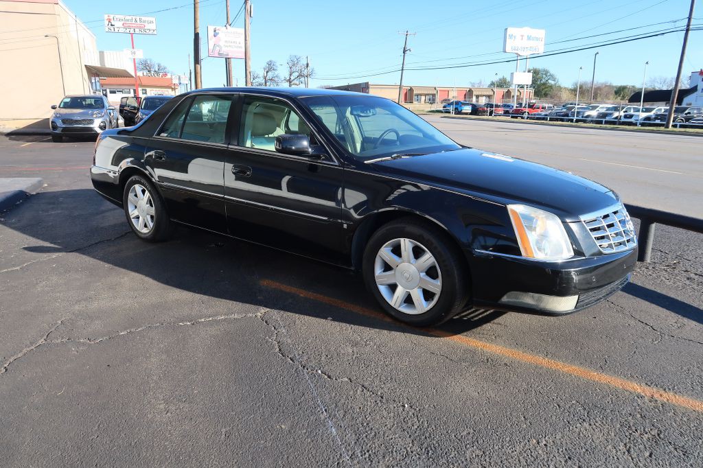2007 Cadillac DTS Image 2