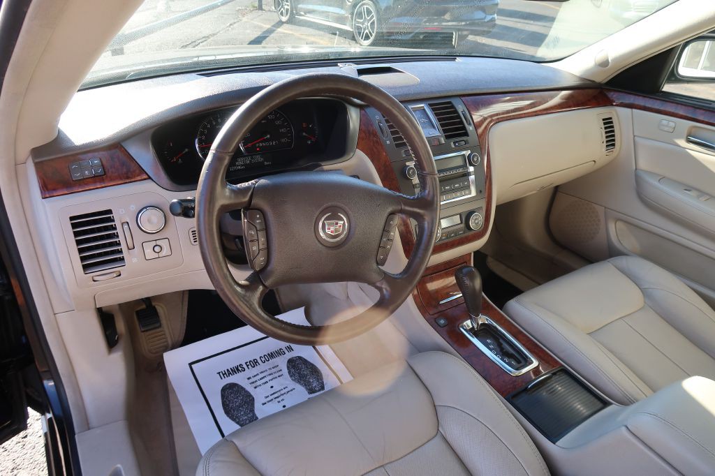2007 Cadillac DTS Image 5
