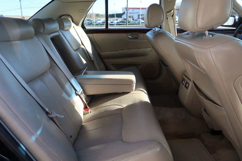 2007 Cadillac DTS Image 8