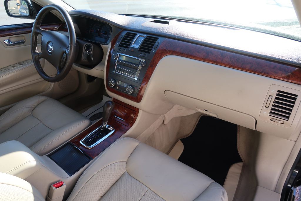 2007 Cadillac DTS Image 10