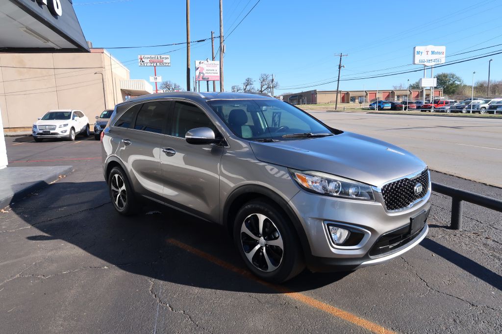 2016 Kia Sorento Image 2