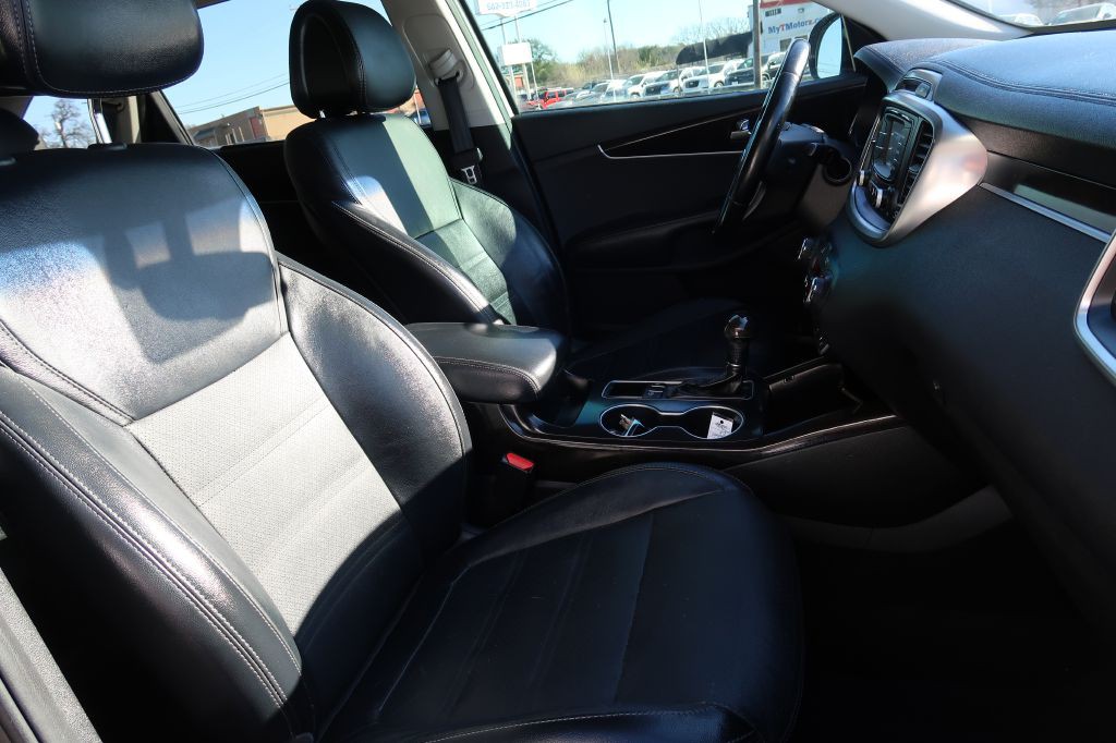 2016 Kia Sorento Image 10