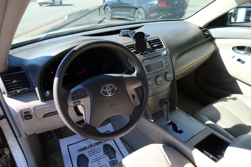 2009 Toyota Camry Image 6