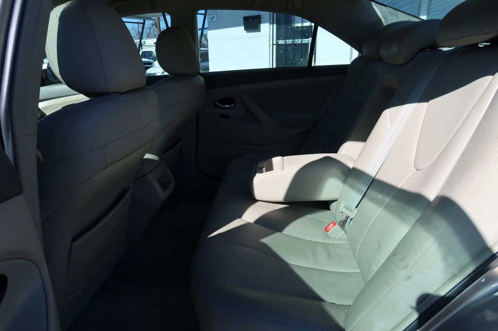 2009 Toyota Camry Image 7