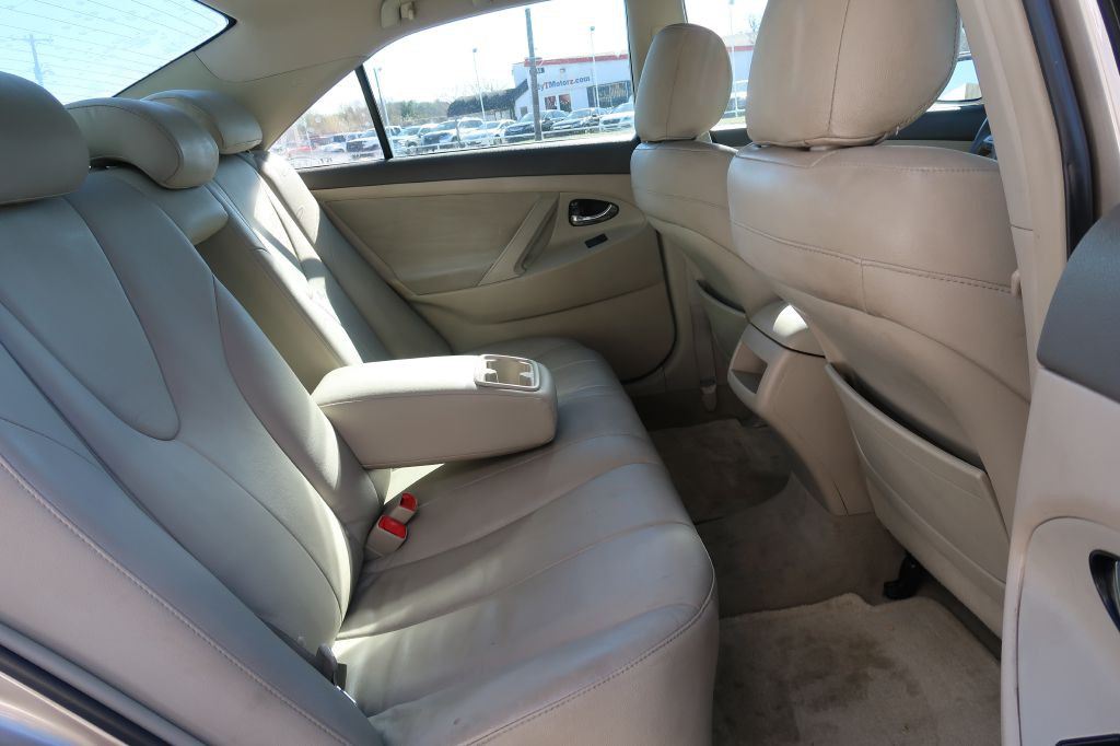 2009 Toyota Camry Image 8