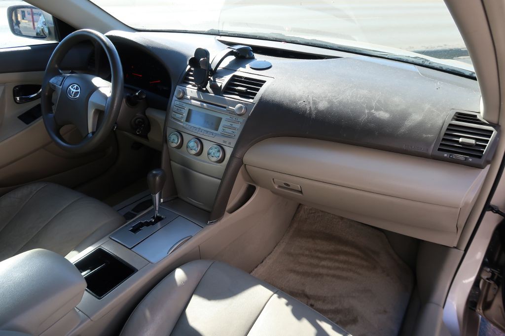 2009 Toyota Camry Image 10
