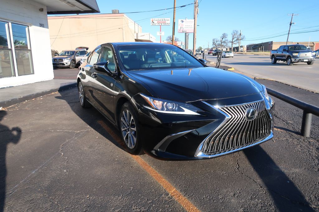 2022 Lexus ES Image 2