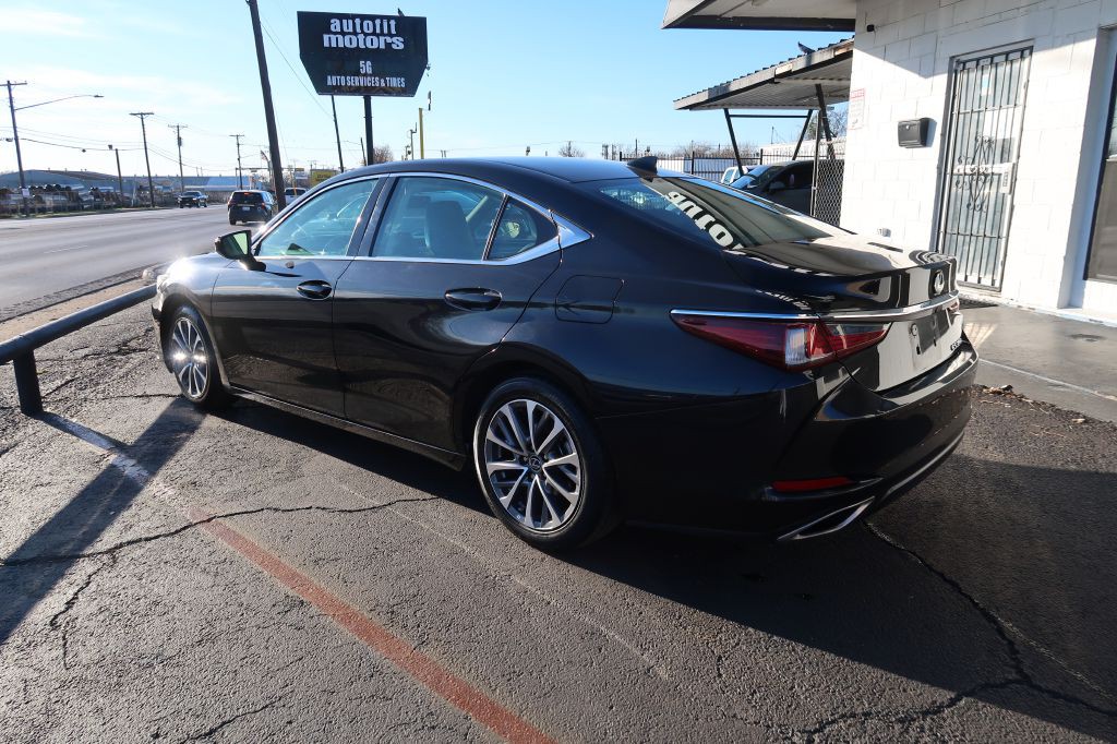 2022 Lexus ES Image 5