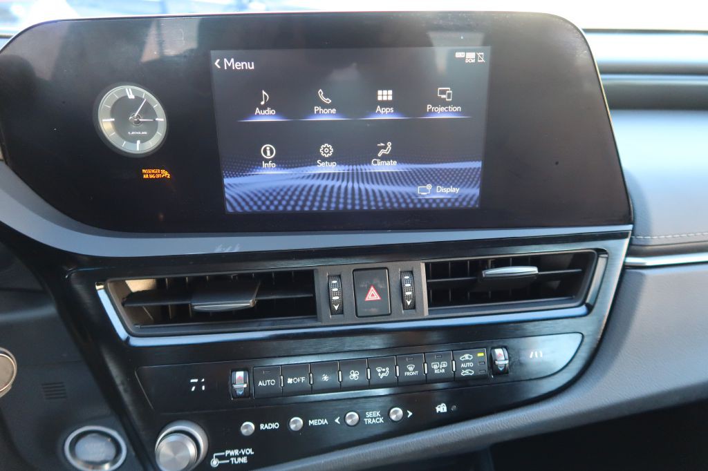 2022 Lexus ES Image 15