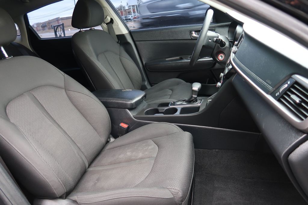 2017 Kia Optima Image 9