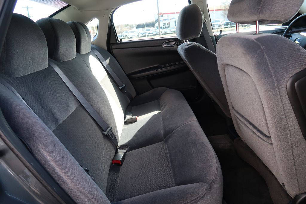 2011 Chevrolet Impala Image 8