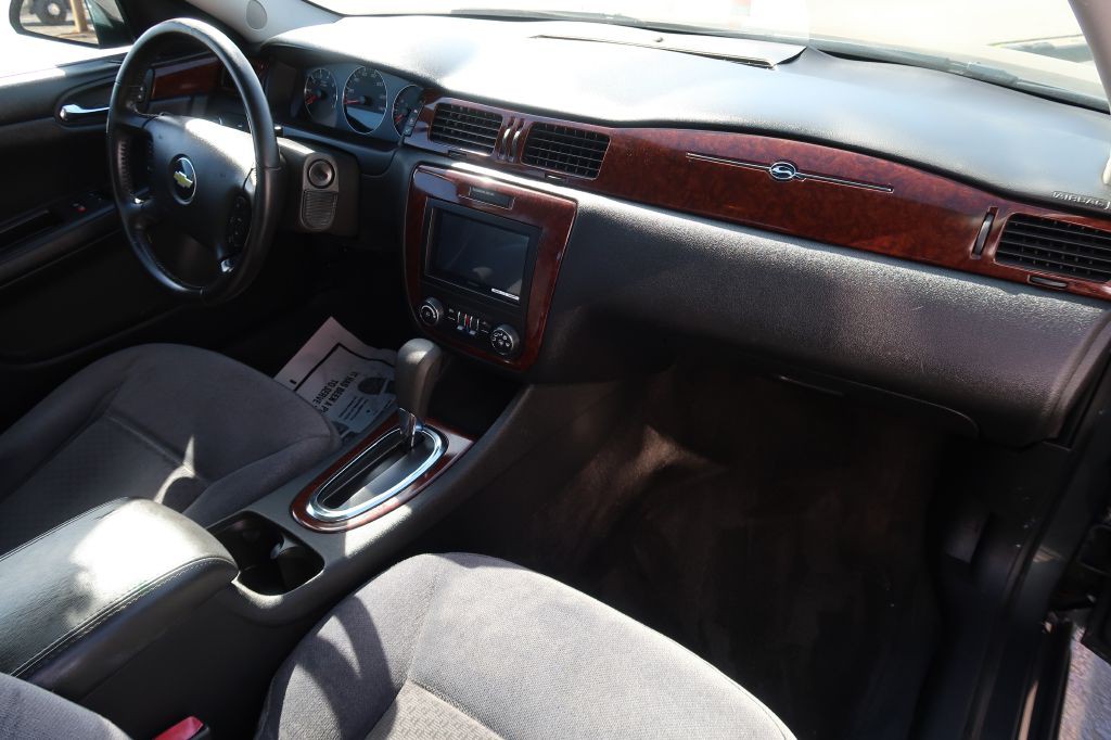 2011 Chevrolet Impala Image 10