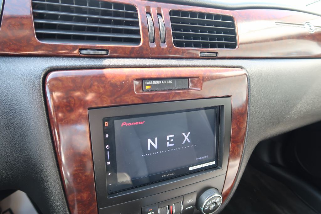 2011 Chevrolet Impala Image 13