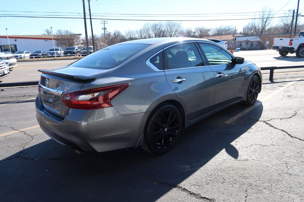 2017 Nissan Altima Image 3