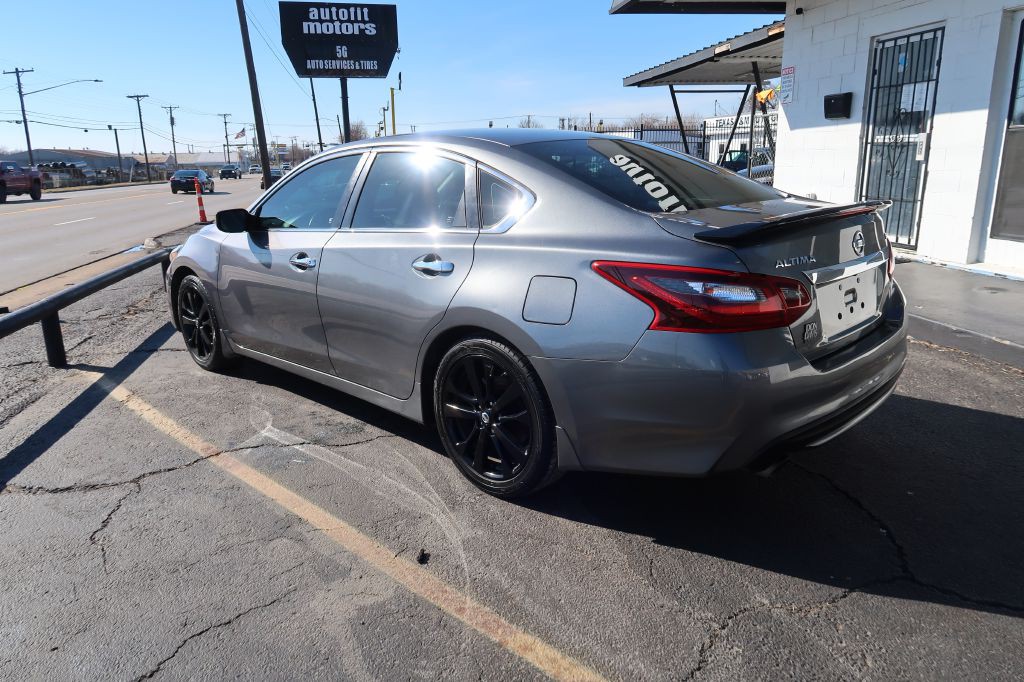 2017 Nissan Altima Image 4