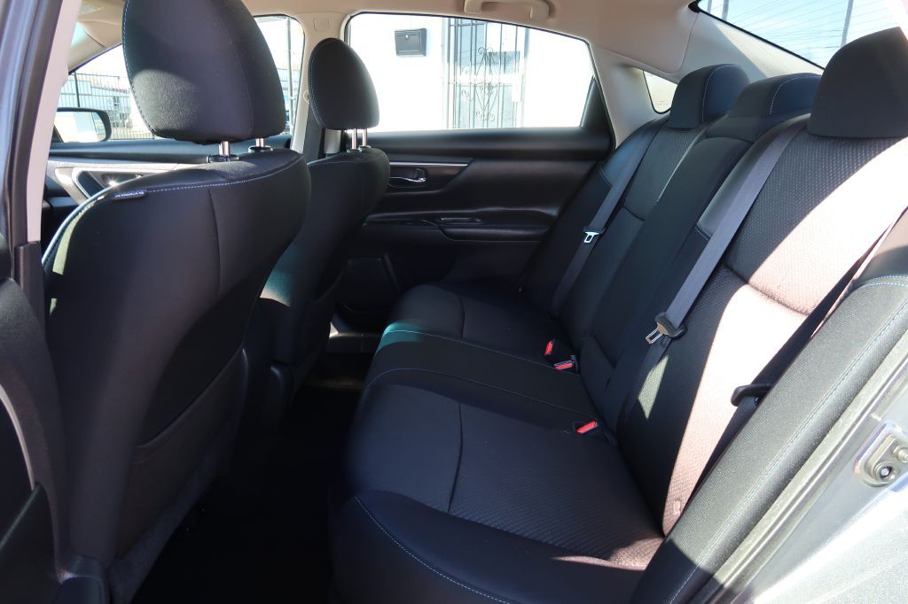 2017 Nissan Altima Image 7