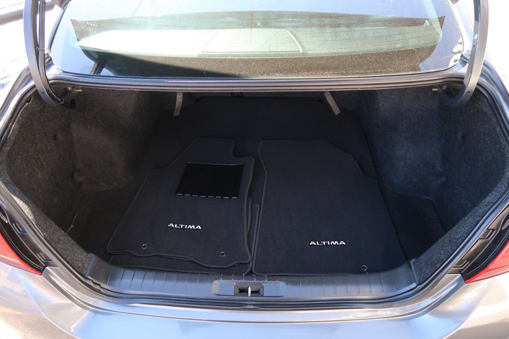 2017 Nissan Altima Image 11