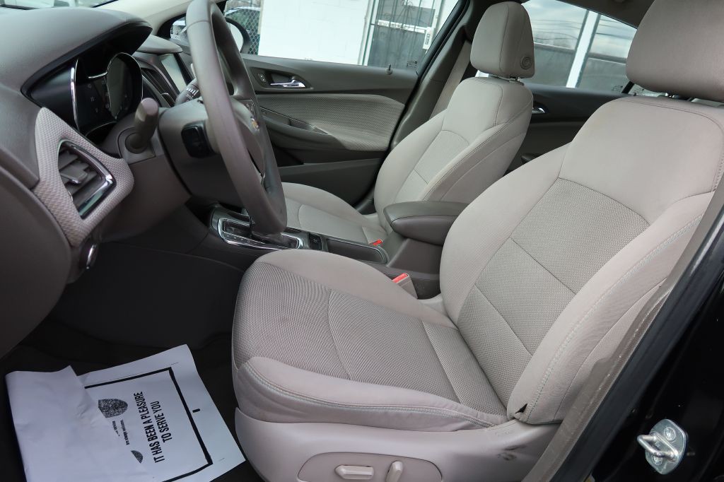 2017 Chevrolet Cruze Image 5