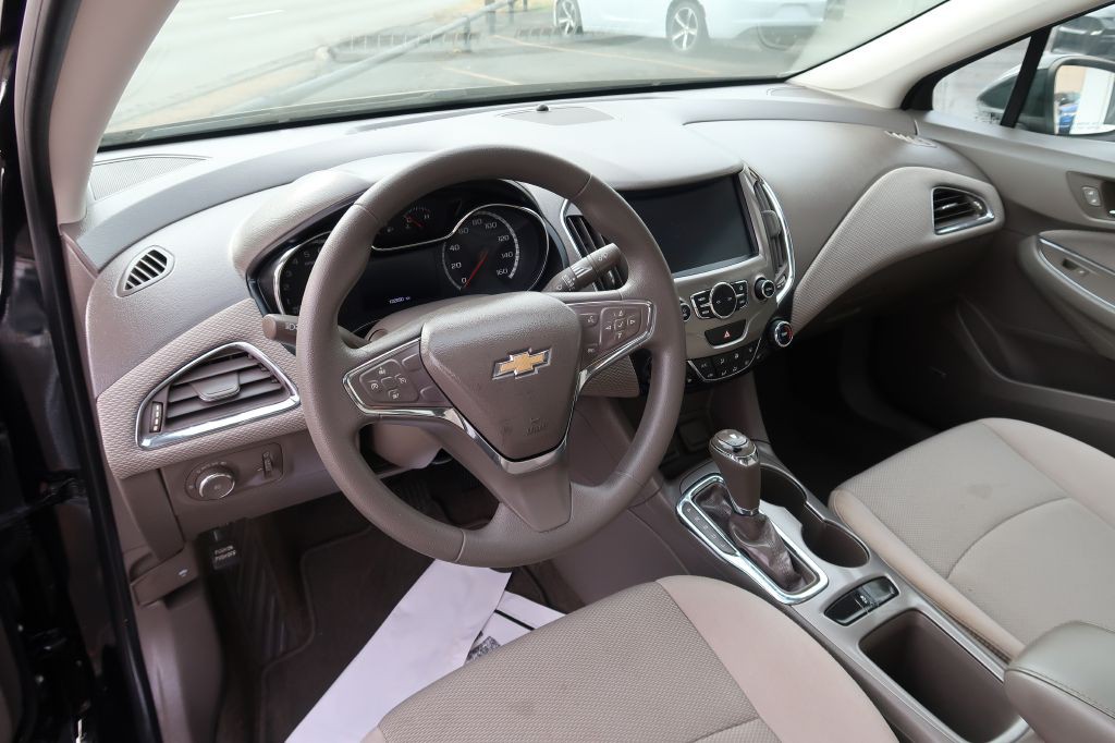 2017 Chevrolet Cruze Image 6