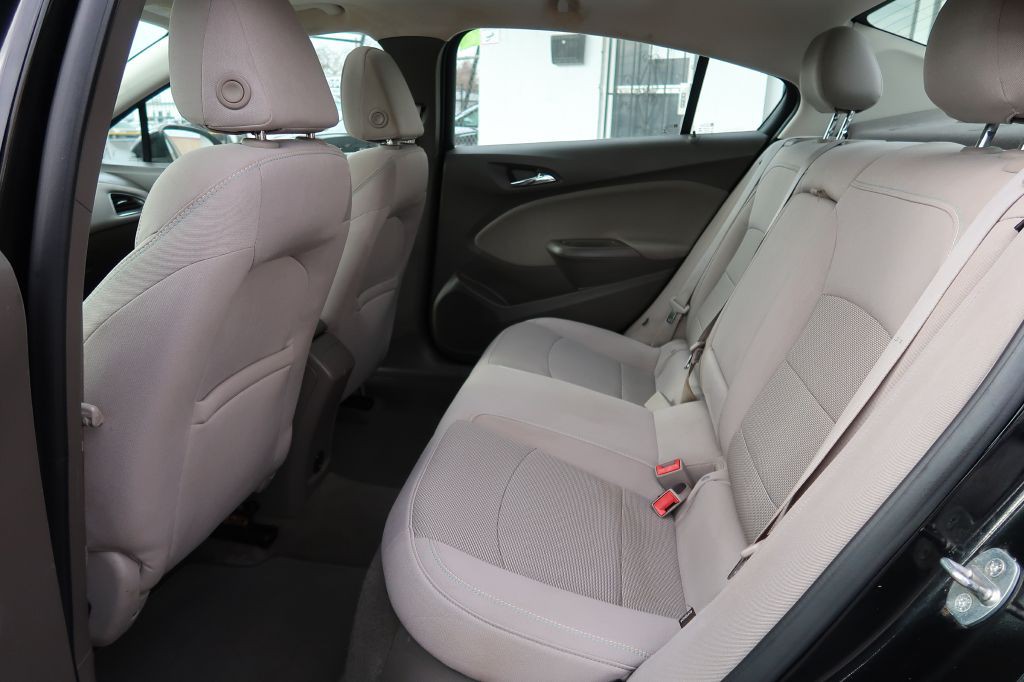2017 Chevrolet Cruze Image 7