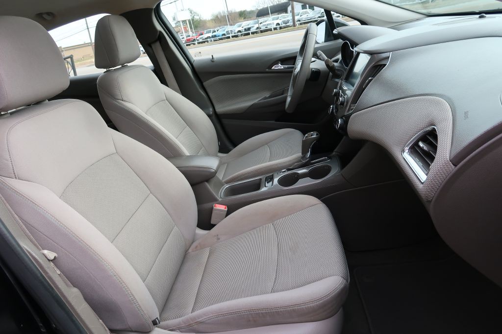 2017 Chevrolet Cruze Image 9