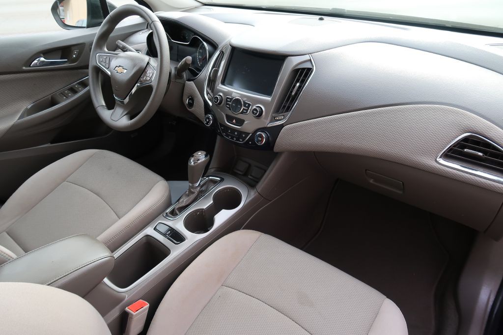 2017 Chevrolet Cruze Image 10