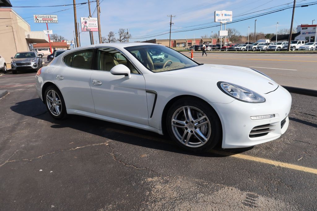 2016 Porsche Panamera Image 3